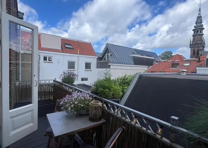 Modern & Luxurious Apartment